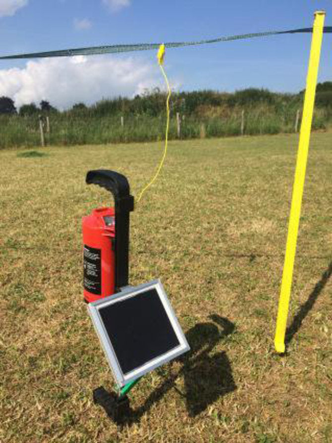 Buy Speedrite AN90 Portable Battery Powered Fence Charger with Stand