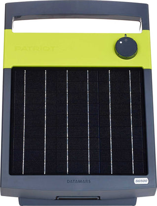 patriot SG500 solarguard 500 solar powered fence charger front shows power switch and green plate with solar panel